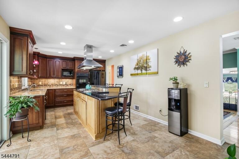 Property listing MLS 4039095 photo 16