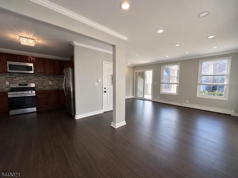Property listing MLS 4039121 photo 2