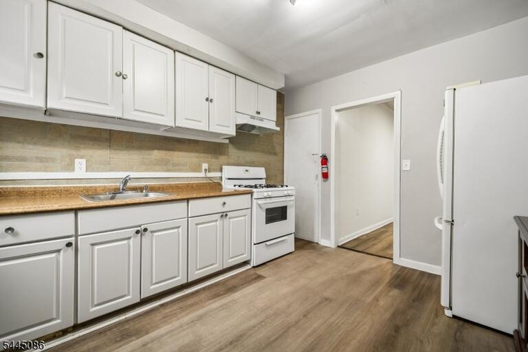 Property listing MLS 4039168 photo 10