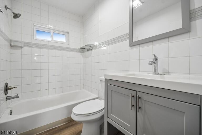 Property listing MLS 4039168 photo 15