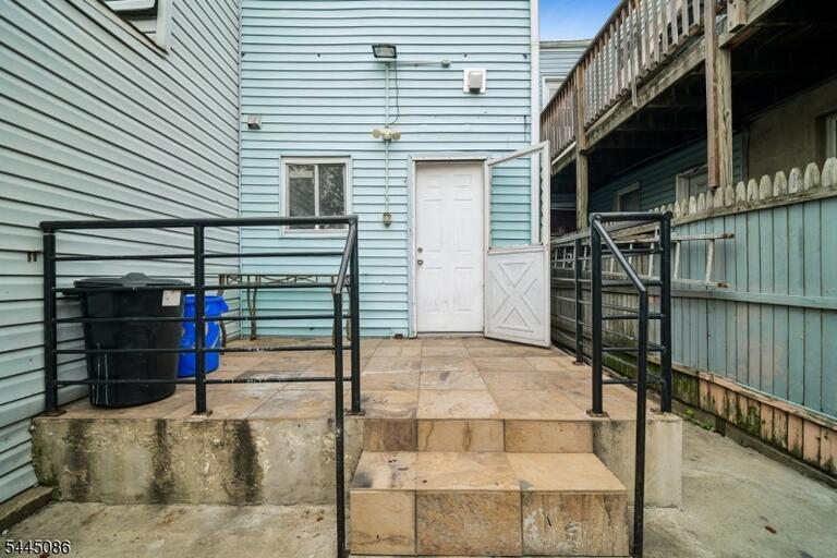 Property listing MLS 4039168 photo 16