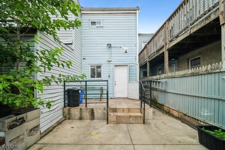 Property listing MLS 4039168 photo 18