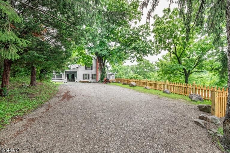 Property listing MLS 4039201 photo 24