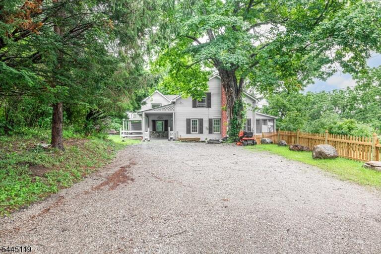 Property listing MLS 4039201 photo 25