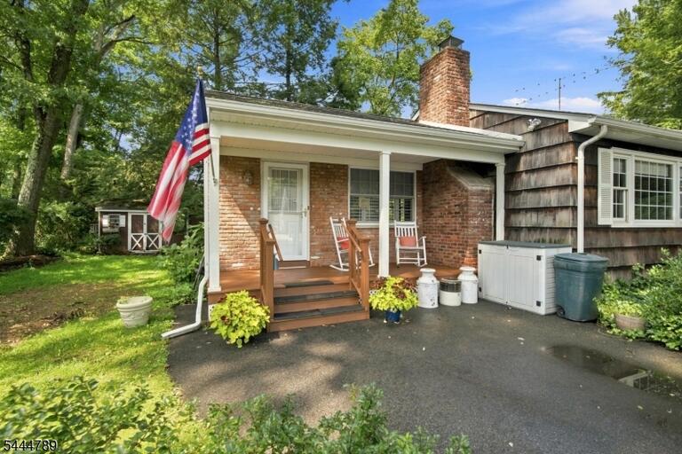 Property listing MLS 4039270 photo 2