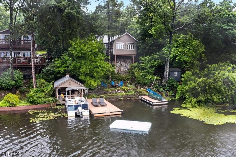Property listing MLS 4039322 photo 1