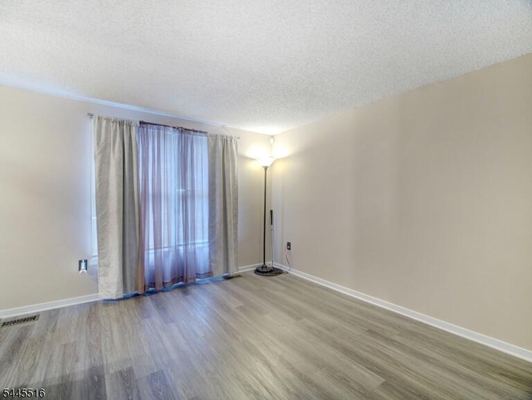 Property listing MLS 4039595 photo 4
