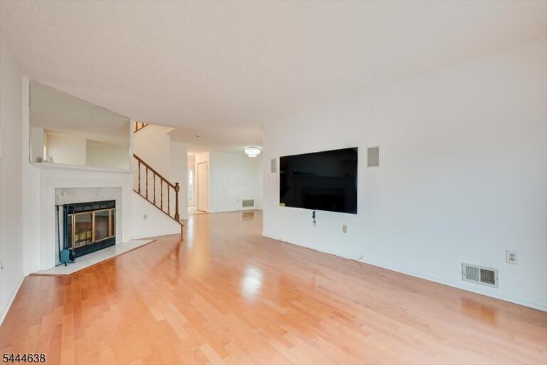 Property listing MLS 4039771 photo 14