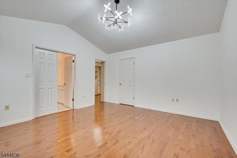 Property listing MLS 4039771 photo 18
