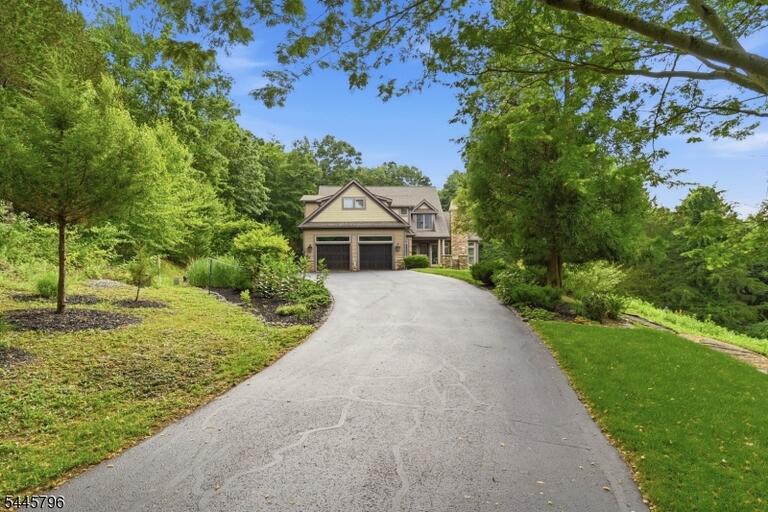 Property listing MLS 4039880 photo 4