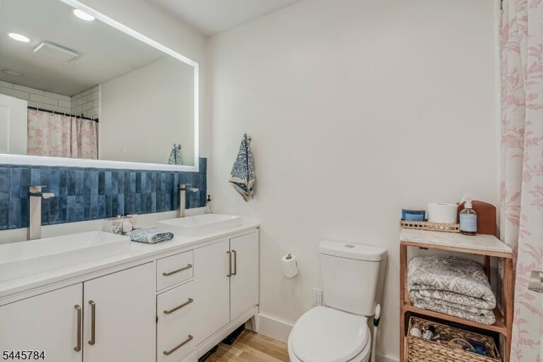 Property listing MLS 4039899 photo 19