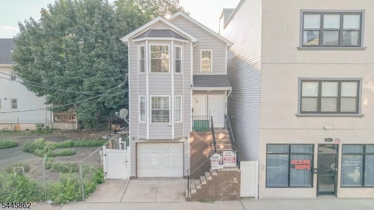 Property listing MLS 4039937 photo 1