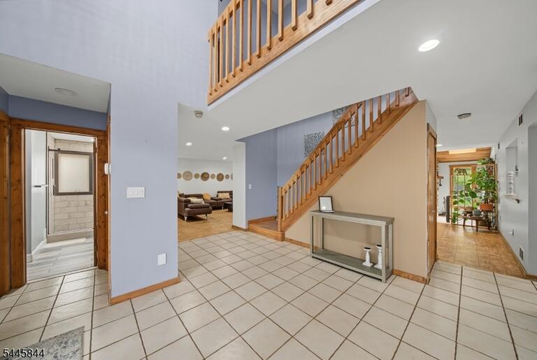 Property listing MLS 4039938 photo 3