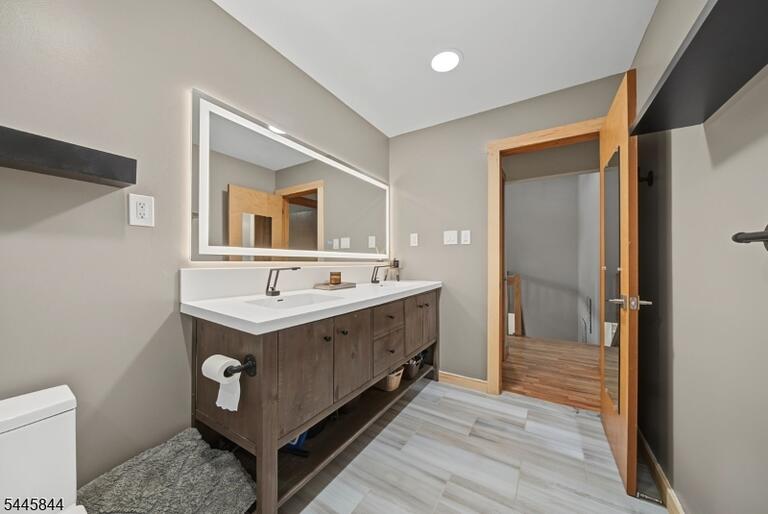 Property listing MLS 4039938 photo 41