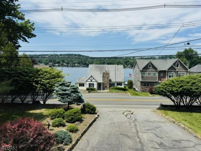 Property listing MLS 4040083 photo 1