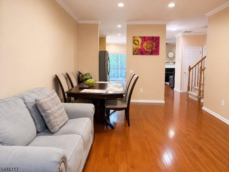 Property listing MLS 4040185 photo 4