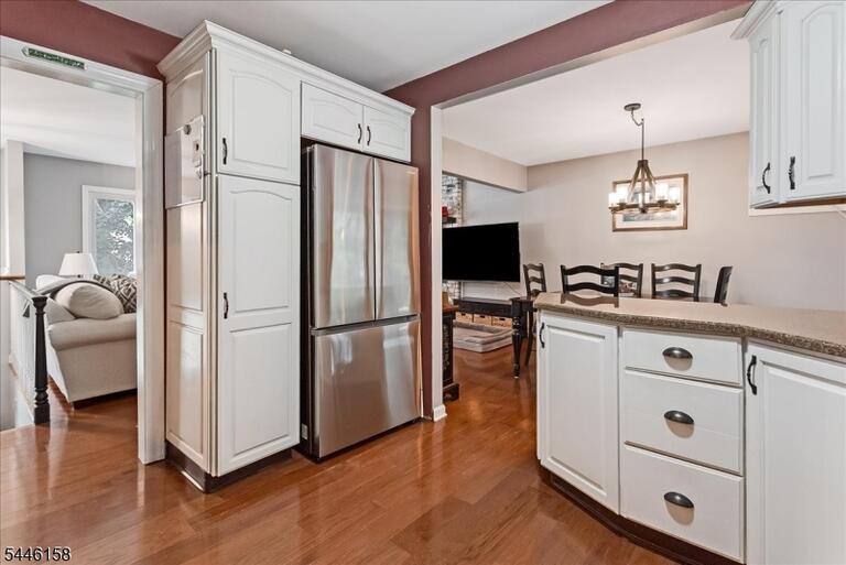 Property listing MLS 4040191 photo 4