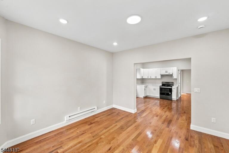 Property listing MLS 4040206 photo 12