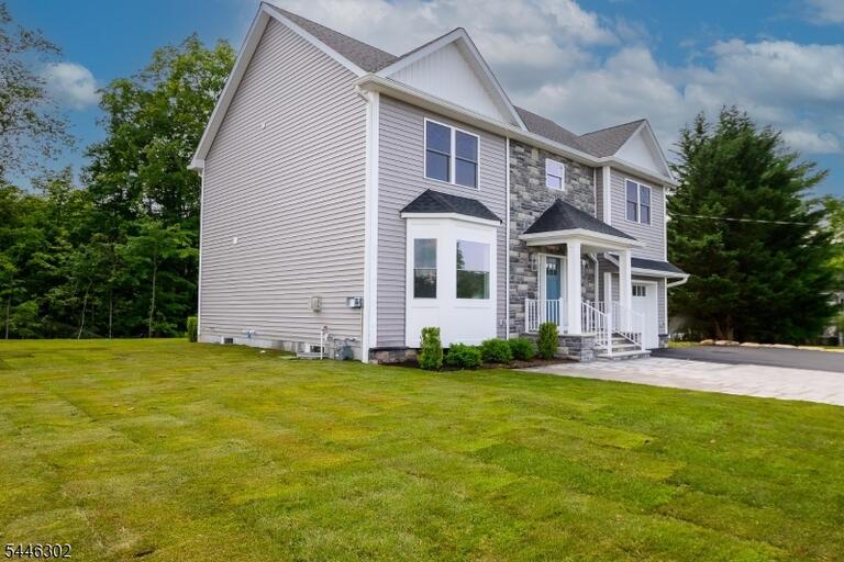 Property listing MLS 4040285 photo 3