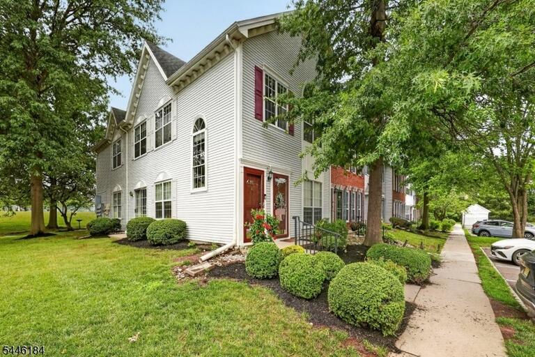 Property listing MLS 4040299 photo 2