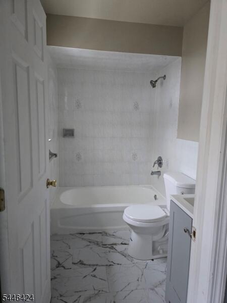 Property listing MLS 4040370 photo 4