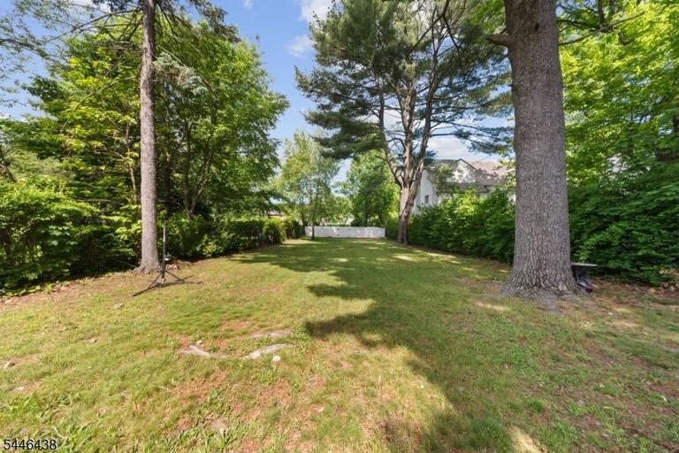 Property listing MLS 4040384 photo 35