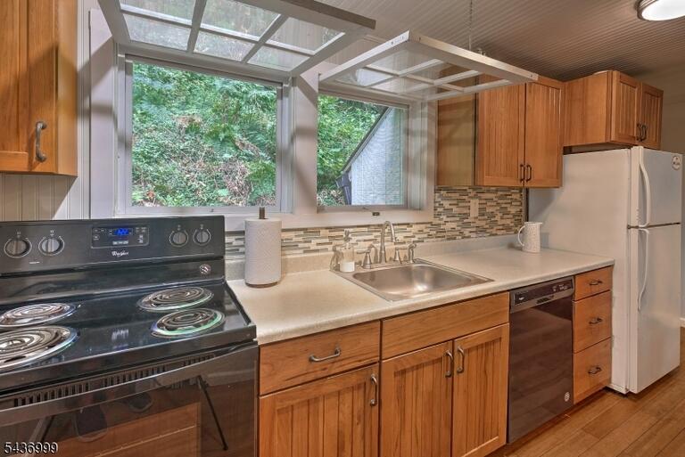 Property listing MLS 4040431 photo 10