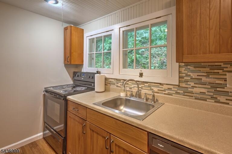 Property listing MLS 4040431 photo 11