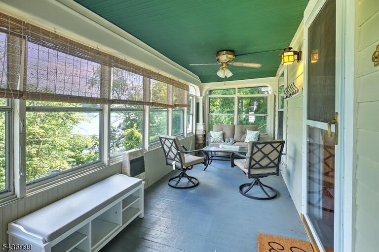 Property listing MLS 4040431 photo 3