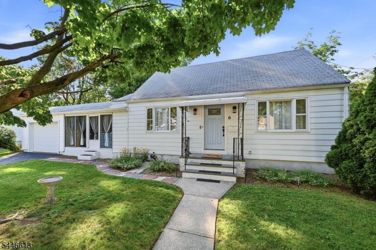 Property listing MLS 4040549 photo 1