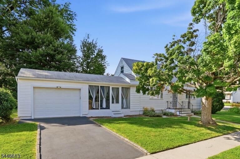 Property listing MLS 4040549 photo 2