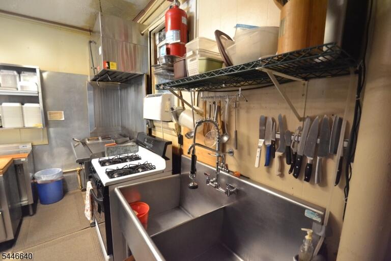 Property listing MLS 4040634 photo 31