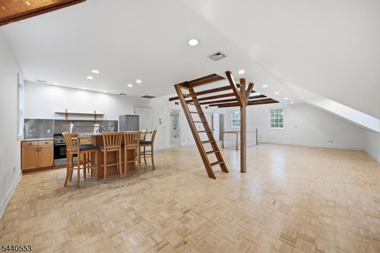 Property listing MLS 4040703 photo 36