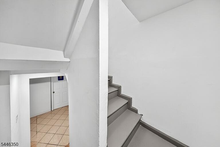 Property listing MLS 4040709 photo 22