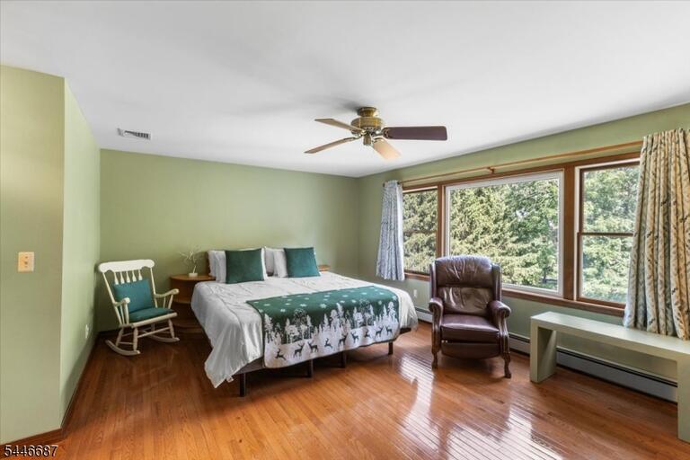 Property listing MLS 4040737 photo 22