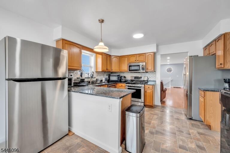 Property listing MLS 4040746 photo 10