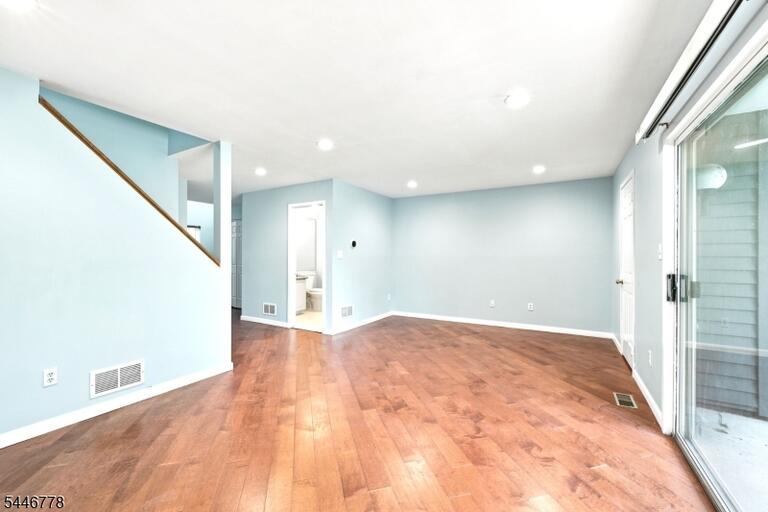 Property listing MLS 4040799 photo 12