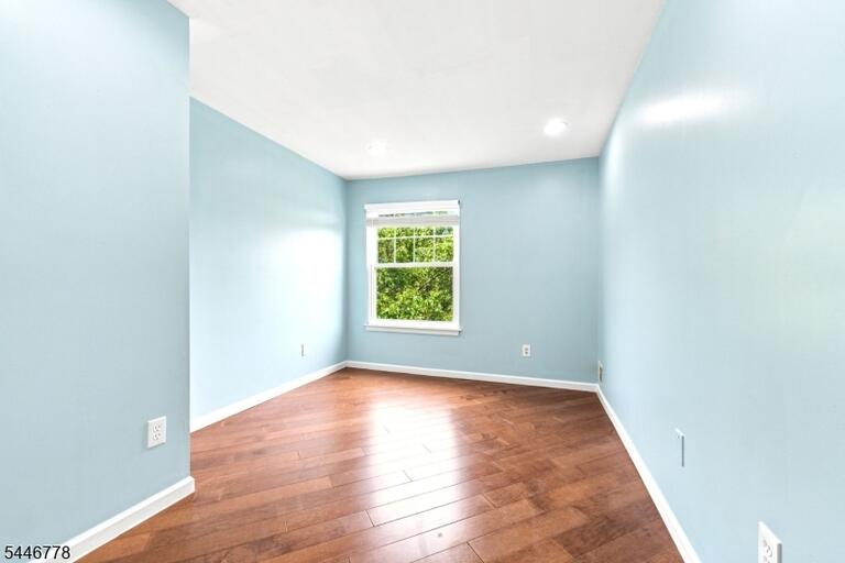 Property listing MLS 4040799 photo 31