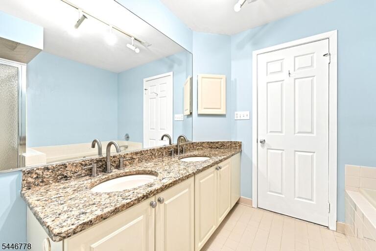 Property listing MLS 4040799 photo 36