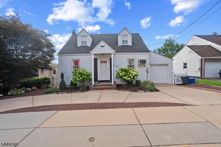 Property listing MLS 4040850 photo 1