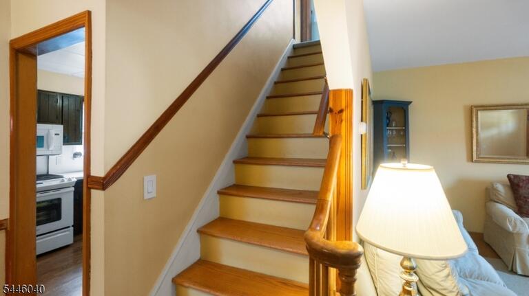 Property listing MLS 4040850 photo 25