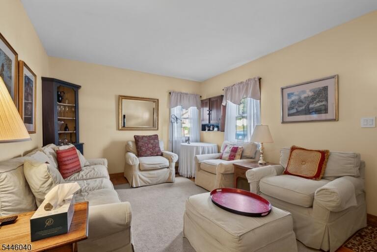 Property listing MLS 4040850 photo 7