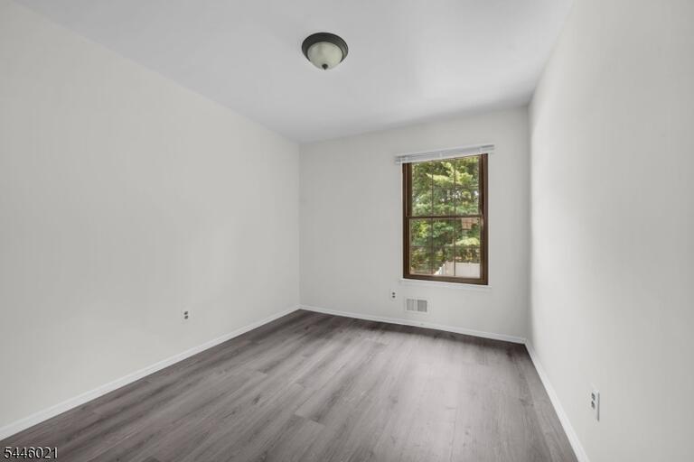 Property listing MLS 4040893 photo 12