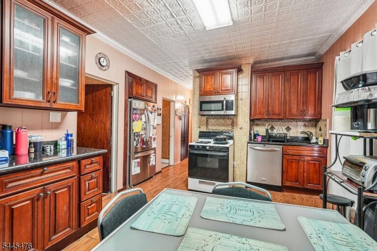 Property listing MLS 4040924 photo 9