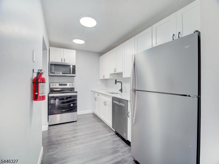 Property listing MLS 4040931 photo 11