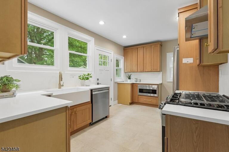 Property listing MLS 4040959 photo 14