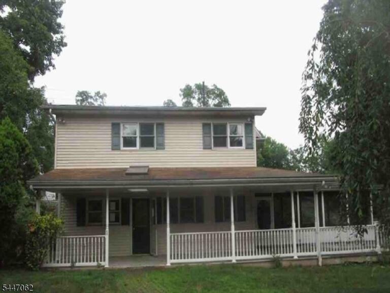 Property listing MLS 4040971 photo 1