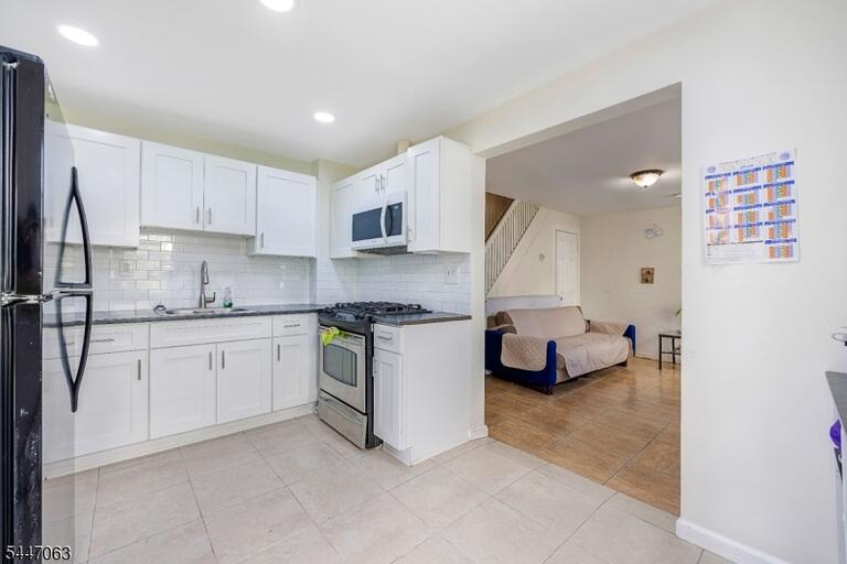 Property listing MLS 4041019 photo 10