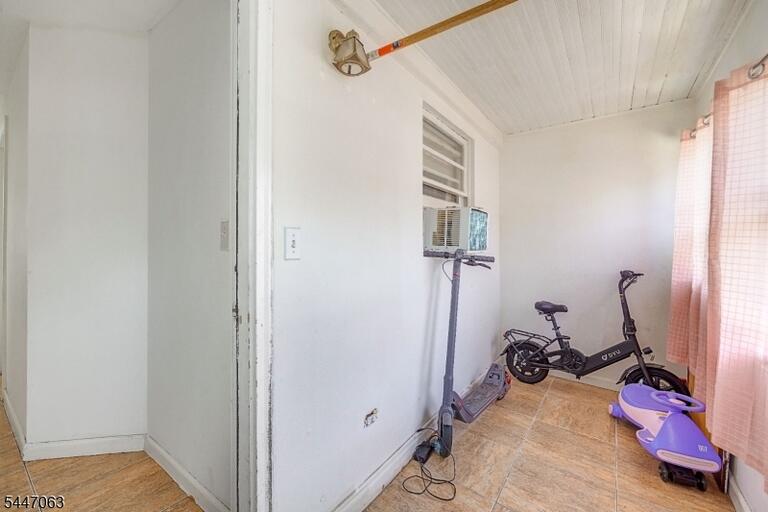 Property listing MLS 4041019 photo 17