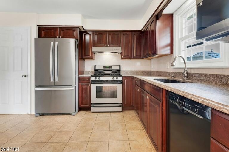 Property listing MLS 4041064 photo 13